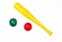 Бейсбольная бита с двумя шарами
